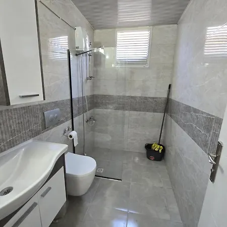 Perfectly Located In Side Walking Distance To The * مانافجات