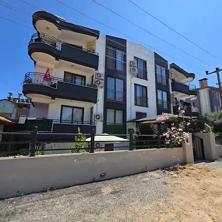 Perfectly Located In Side Walking Distance To The Lägenhet Manavgat
