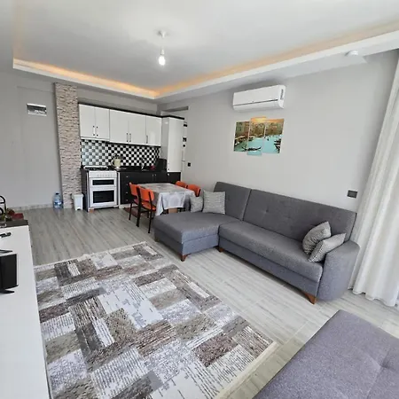 Perfectly Located In Side Walking Distance To The Lägenhet *